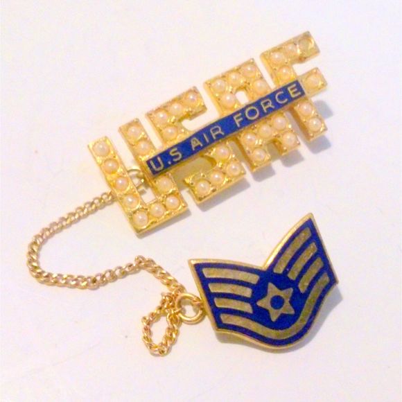 Vintage US Air Force Staff Sargent Sweetheart Pin USAF - Picture 2 of 4